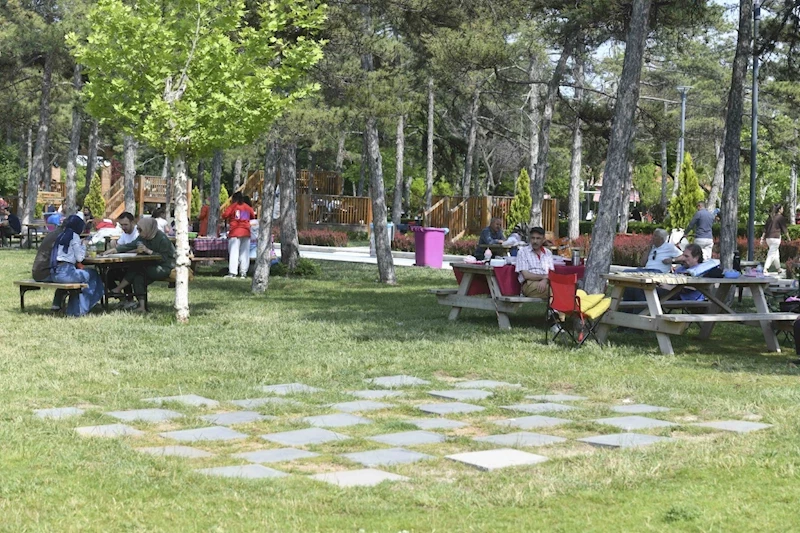 BAŞKENTLİLERİN KURBAN BAYRAMI TATİLİNDE DE ADRESİ DEĞİŞMEDİ