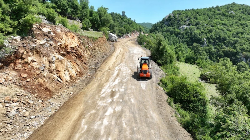 Andırın’da 10 Mahallenin Daha Ulaşım Konforu Büyükşehir’le Artıyor
