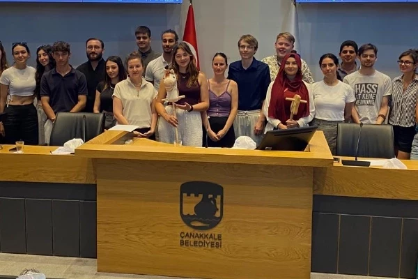 Osnabrück ve Çanakkaleli gençler meclis toplantısında buluştu